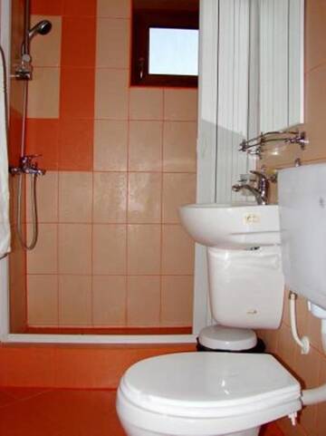 Фото номера Трехместный номер Гостевой дом Pensiunea Codrii de arama г. Văratec 4